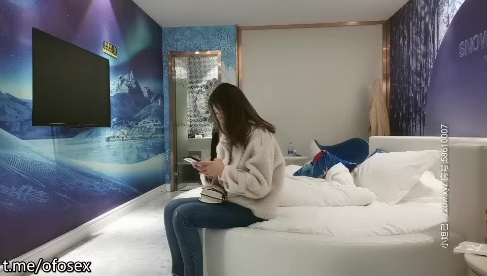 【#文轩探花】约战高颜值牛仔裤外围美女 小妞够骚太子哥抽插操的很尽兴秘密入口