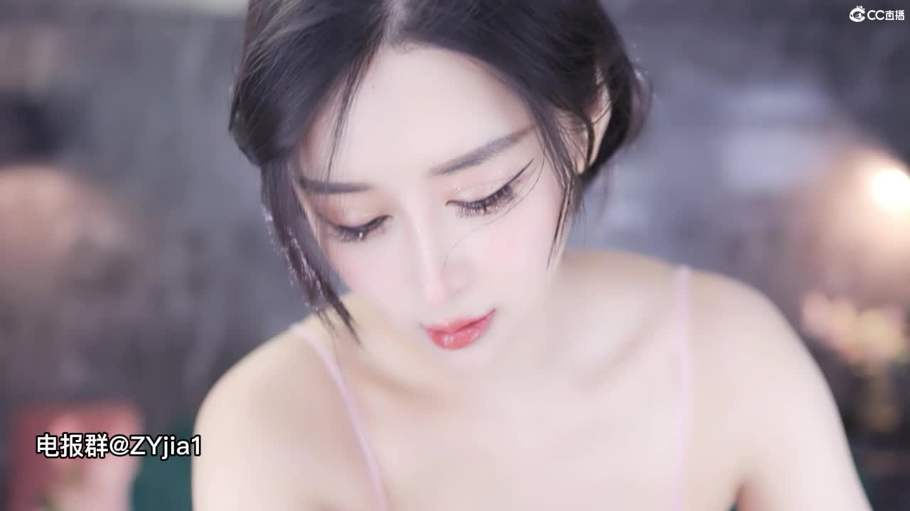 #热舞 #网易cc #小恩雅 高颜值热舞女主播【 小恩雅】，颜值高，舞蹈也跳得不错，很骚，还有耳骚系列流出。93V大合集已更至vip群，进群看置顶→