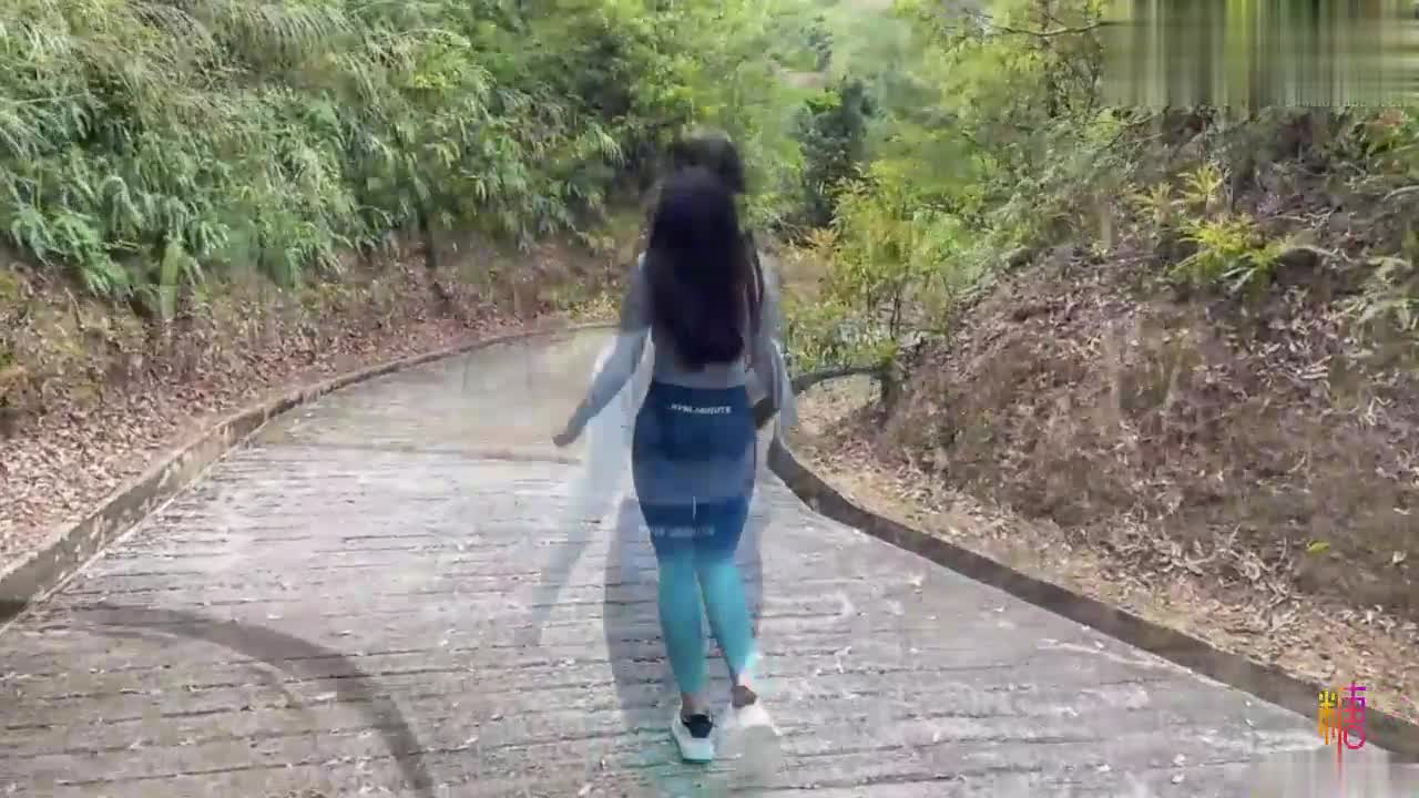 超级丝袜控180大长腿女神苹果我的室友 第三篇 赏花1穿瑜伽裤爬山 酒店窗前爆肏嫩穴爽翻