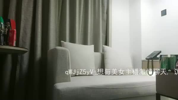我滴妈也！两个小姐姐长的太极品了，还穿jk黑丝
