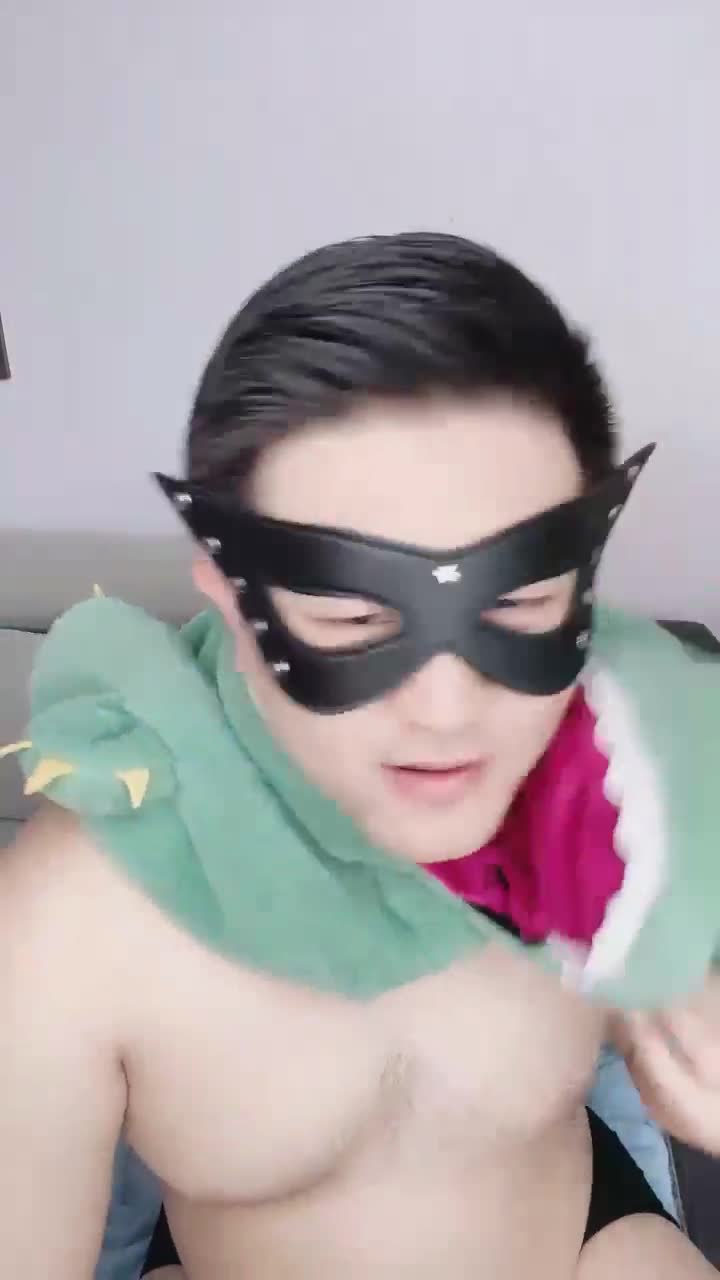 04年小情妇！极品尤物美少女！被胖大叔玩弄，翘起美臀摇摆，嫩穴抽烟，骑乘位深插爆操速游VPN跑满千兆只做最快
