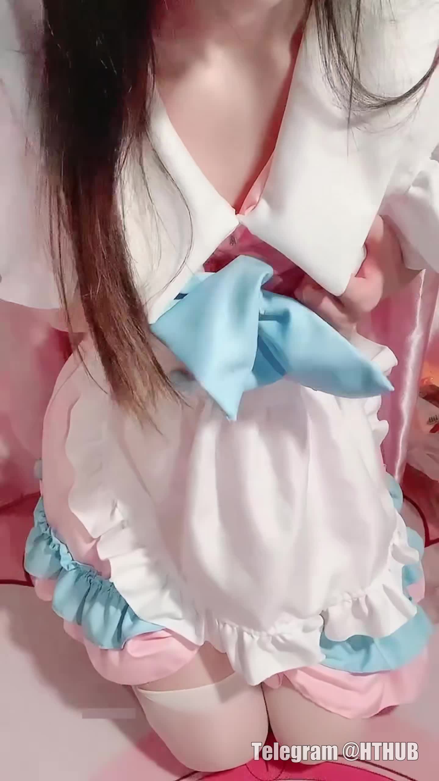 #福利姬 可爱妹子透明假屌插嫩穴