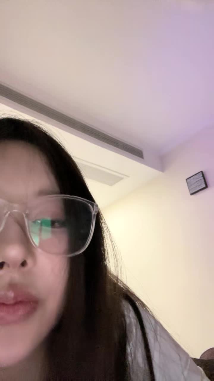 极品尤物网红女神！丰乳肥臀高颜值！情趣制服性感网袜，小尺度诱惑直播主播录屏