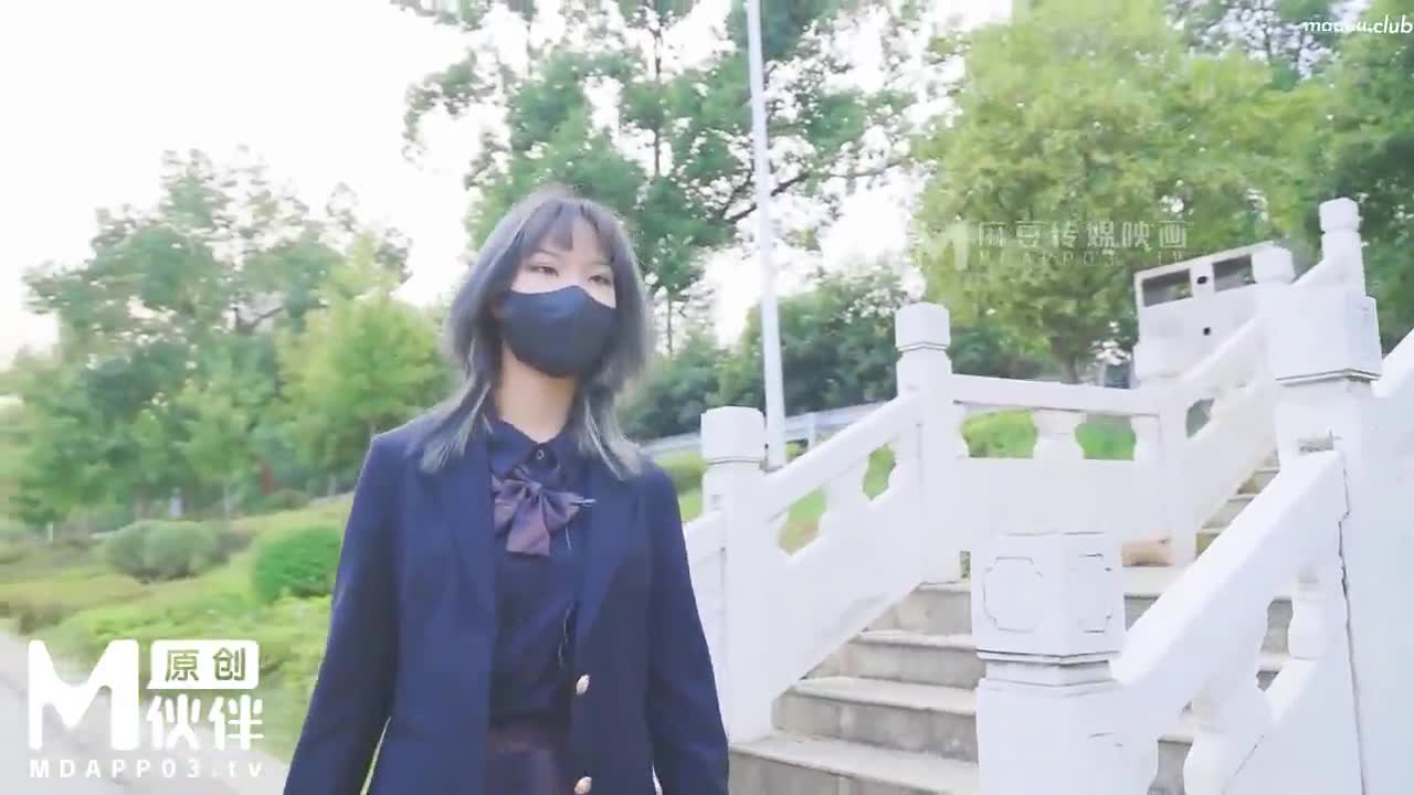 麻豆传媒 SH007 主播的丝足福利 绝对领域 美腿足交