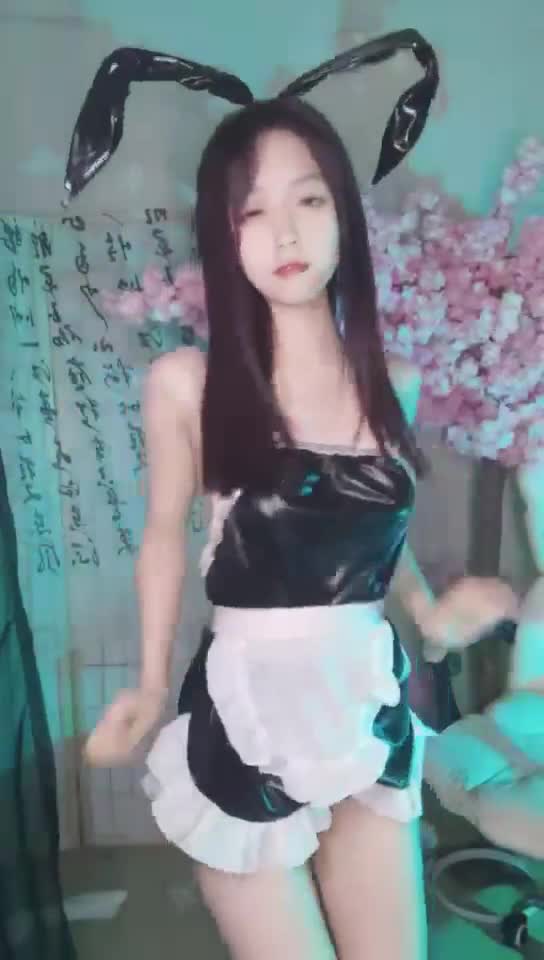 超清纯的18岁合法萝莉！舞蹈校花 #萝莉小羊 尺度升级啦滴蜡，炮击！夹子音简直了，全身粉嫩，治愈洗眼美眉