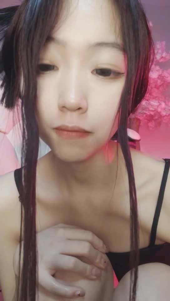 超清纯的18岁合法萝莉！舞蹈校花 #萝莉小羊 尺度升级啦滴蜡，炮击！夹子音简直了，全身粉嫩，治愈洗眼美眉