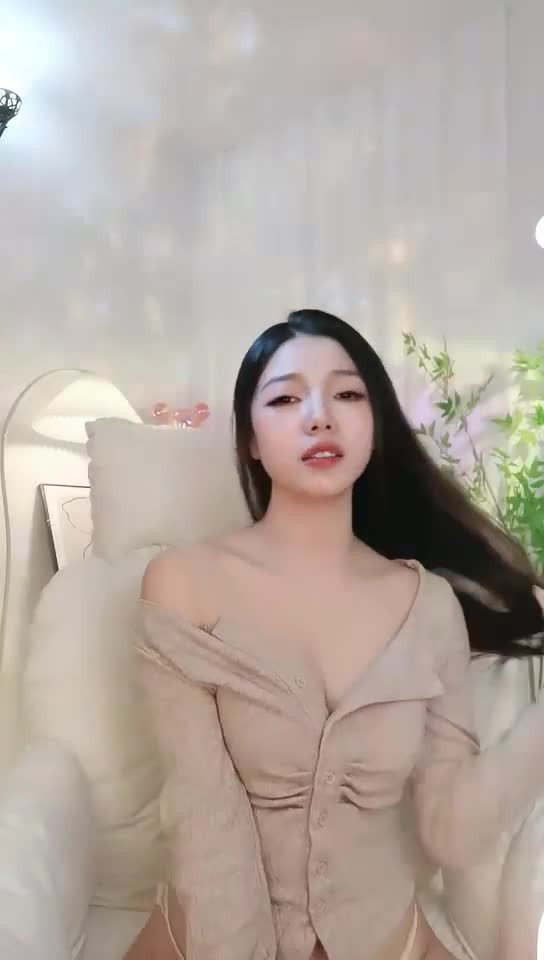 #鲨鱼小辣椒 太极品了 应求发帖! G奶女神~撩骚~道具自慰~爽!