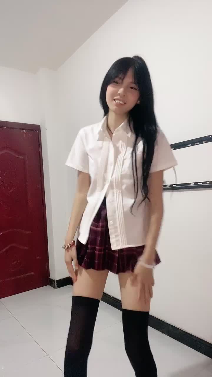 #掌管性感的神 新人校花！超漂亮~裸舞~掰穴自慰~狂撸!