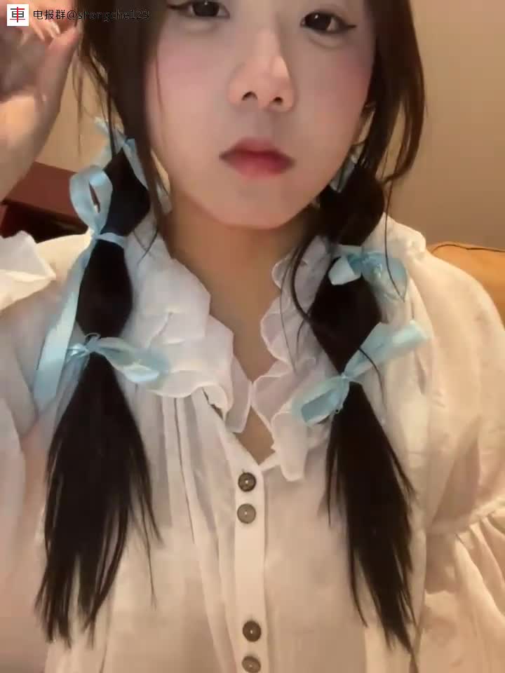 #CB站 #Stripchat Olivia 童颜巨乳楼梯间自慰高潮喷水户外露出