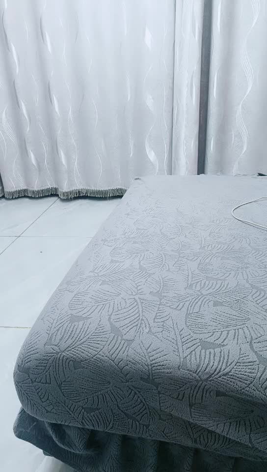 剧情演绎】趁小嫂子睡着夜袭，没耍会儿就醒了 却是骚气十足吞食大屌，无套猛操