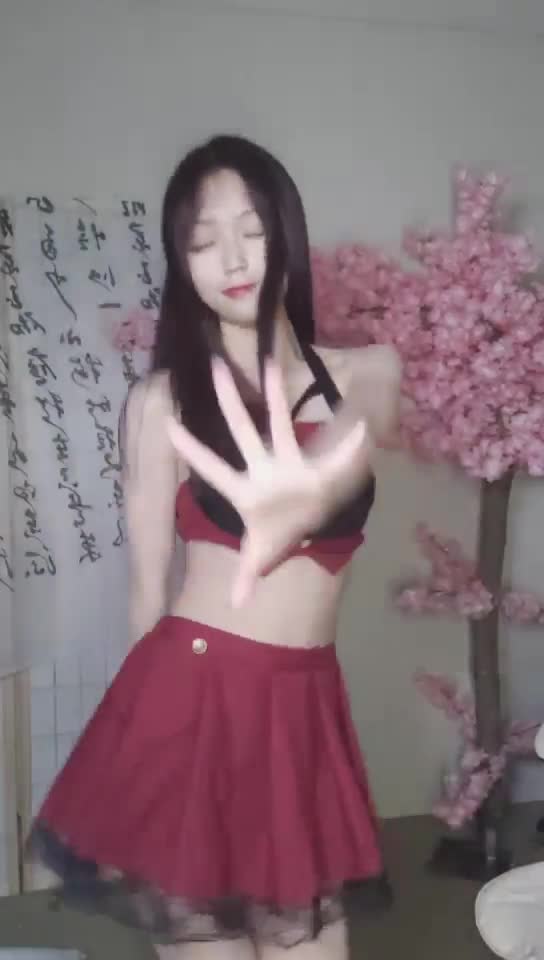超清纯的18岁合法萝莉！舞蹈校花 #萝莉小羊 尺度升级啦滴蜡，炮击！夹子音简直了，全身粉嫩，治愈洗眼美眉