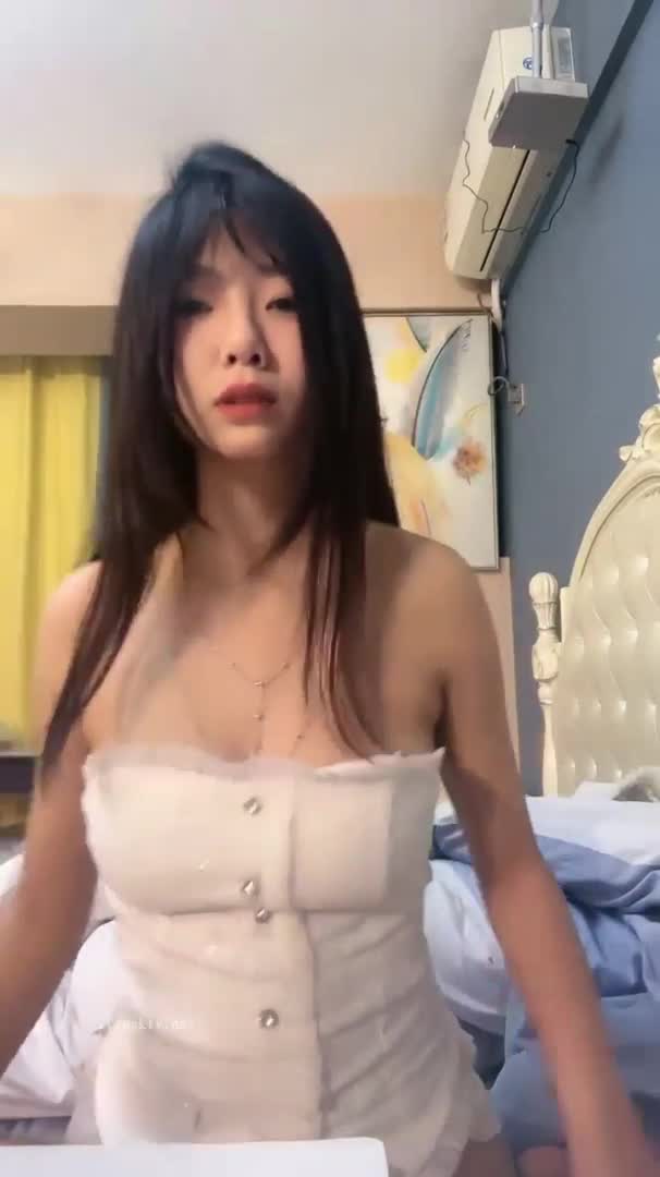 【#迪士尼小矮人】G奶校花女神！超级美人~道具自慰狂插！根本顶不住