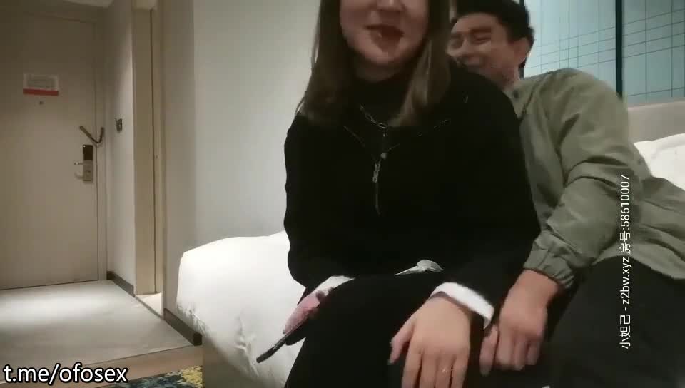 【#文轩探花】欣赏别人的女友被啪啪，文轩再约高颜值清纯兼职小姐姐，观音坐莲卖力扭动
