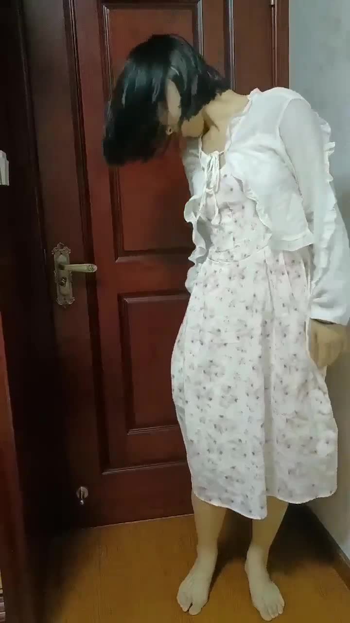 冒充经纪人忽悠漂亮学妹 脱光光来一段裸舞表演一下才艺