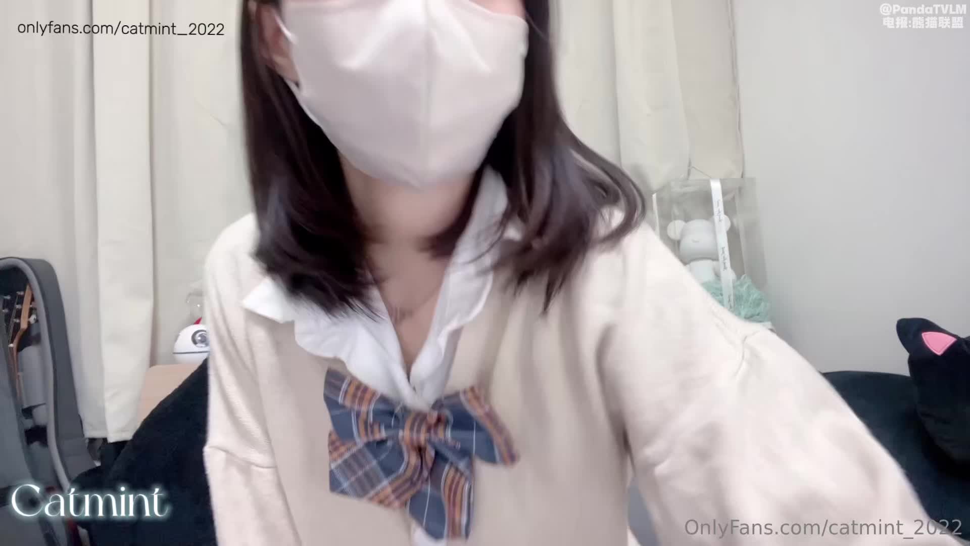 反差台妹#薄荷 #自慰 #黑丝文件上写台妹，不过也感觉不出来多少，拍的还不错，就是胸部方面有些平平无奇，不过看起来还好