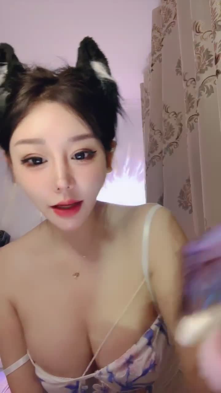 夜场DJ女神！【孞冬】全网最美靓妹 天使容颜 喷血魔鬼身材 AV棒震豆自慰 2 (4)