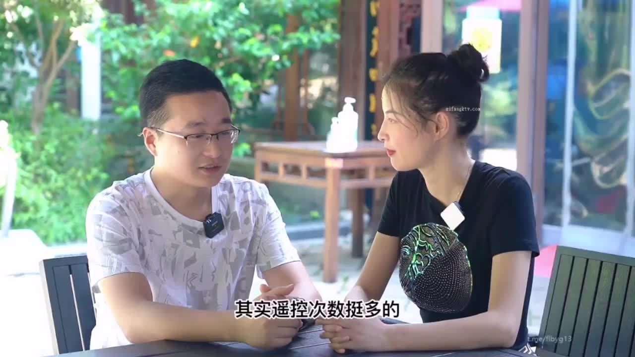 王竹子户外被男闺蜜跳蛋控制点击免费加入