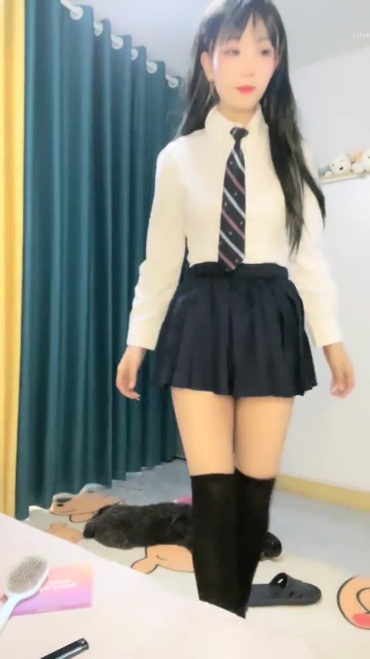 #乔宝 女神户外车震！被人发现~
