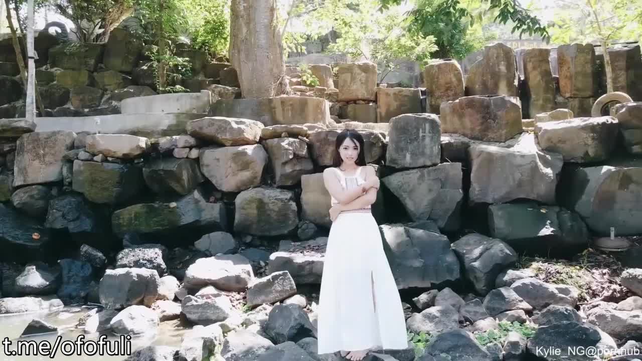 神似明星梁咏琪P站顶流甜美惊艳女神Kylie_NG单人solo多场景露出紫薇潮喷流白浆