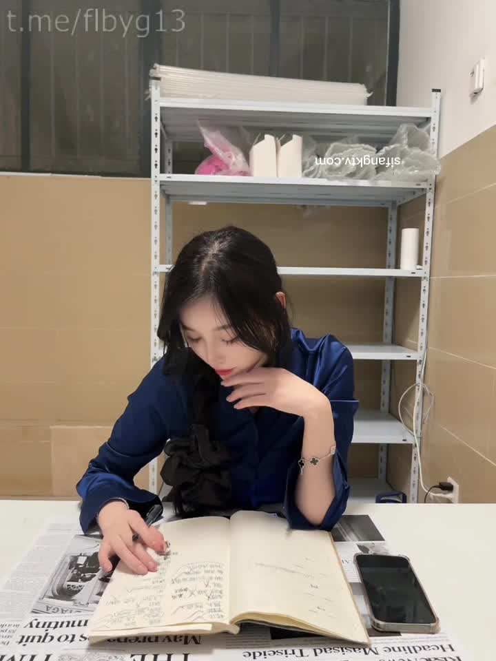 #杨晨晨 #剧情两部：粗暴家长性虐杨老师停车场车震做爱