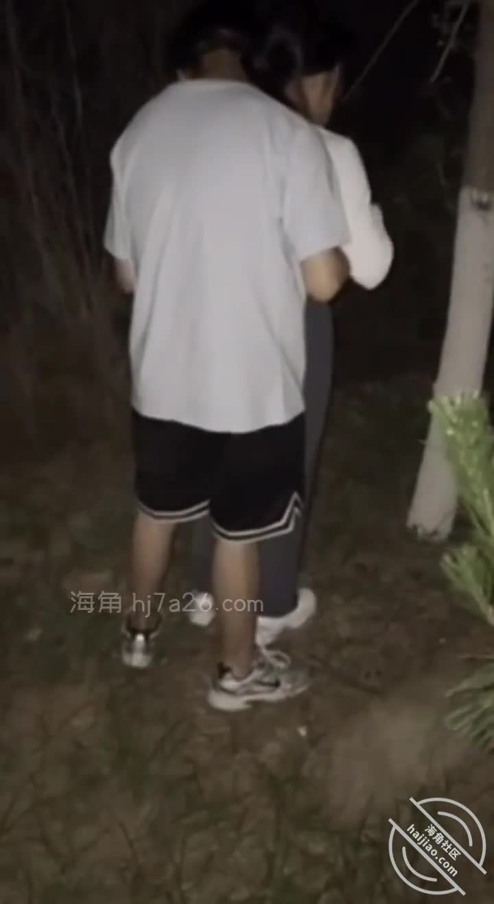 【视频标题】淫妻的花道24 洗白白的老婆送去和单男野战加车震，太刺激了~【原帖地址】速游VPN跑满千兆只做最快