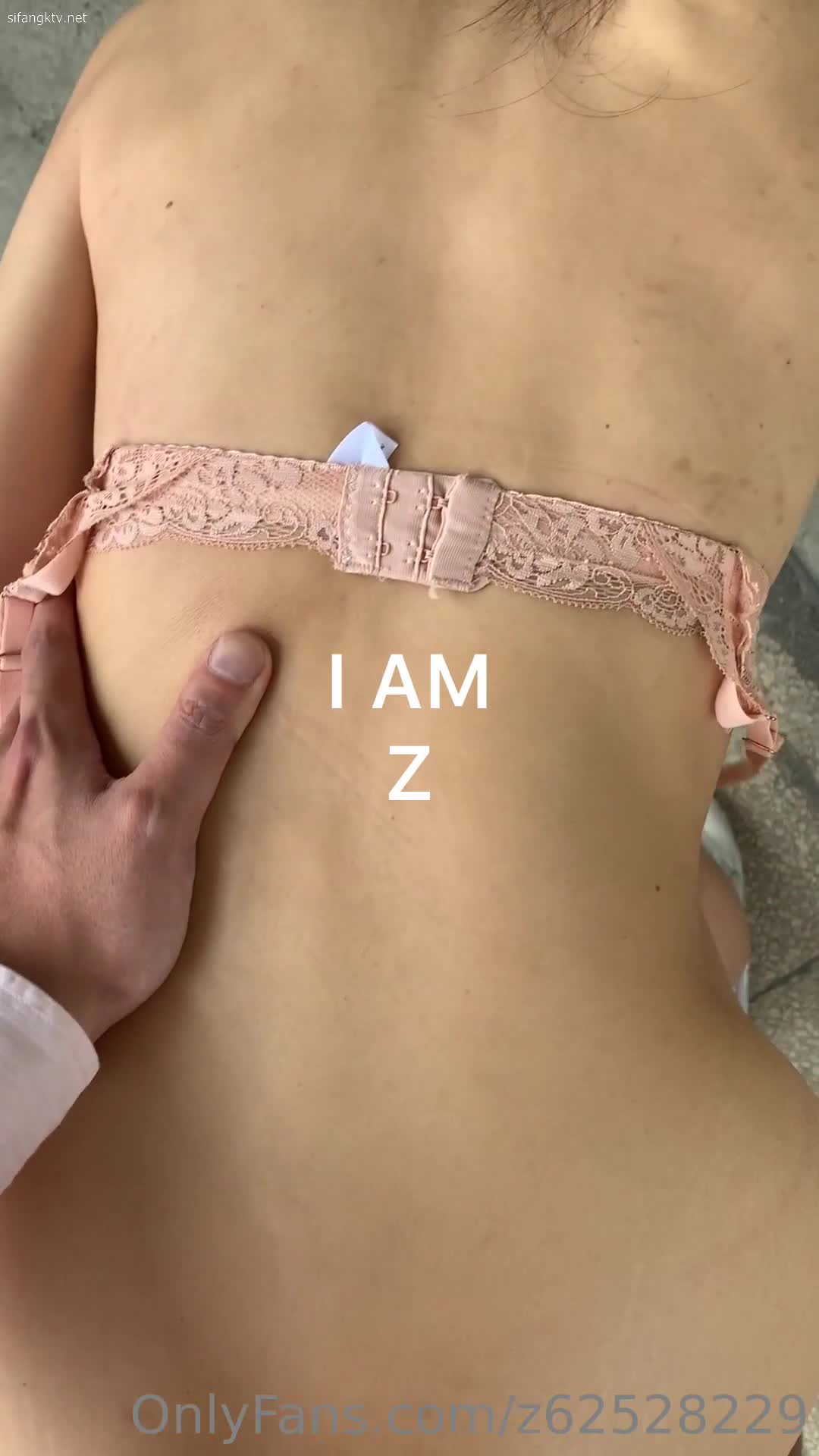#推特 #反差婊 #媚黑 #人妻Z 人妻媚黑婊 【人妻Z】 最强淫乱性爱黑人性交 后入车震操的真猛 第一季速游VPN跑满千兆只做最快