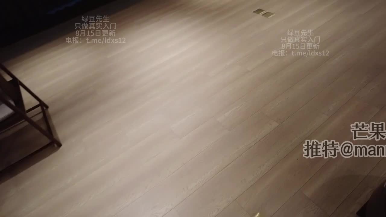 新作】 芒果 (manng_ji) 08.15 带着老婆和她闺蜜一起，喊上单男来到家中进行一场四个人的狂欢盛宴