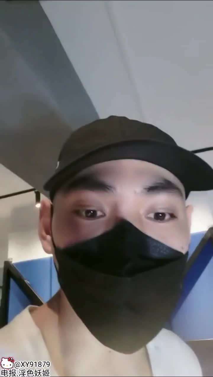学长为学妹研发了新机器