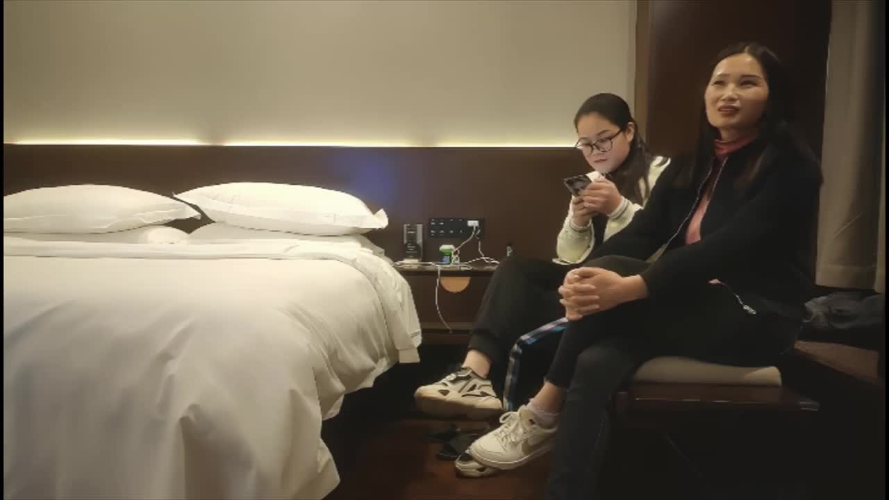 嫩妹终究不是心头好，今夜回归少妇场，重金双飞