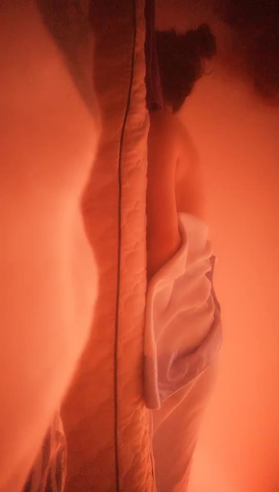 【女子保健】少妇全身精油按摩，推屁股特写视角，揉搓骚逼搞得舒服呻吟娇喘
