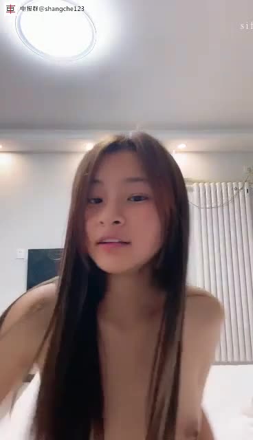 拉闺蜜互相自慰逼水多 9