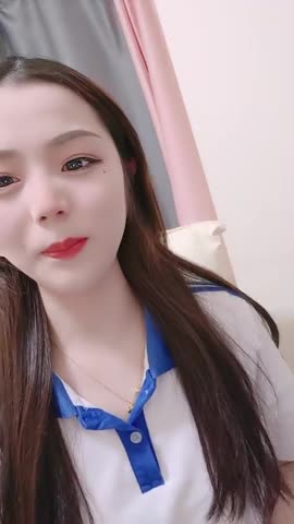 #直播 新下海颜值美少女，外表甜美，撩起衣服揉奶子，掰穴特写扣弄，极度诱惑