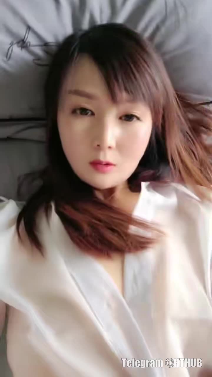 #主播 漂亮制服美少妇，真空黑丝粉穴跳蛋自慰
