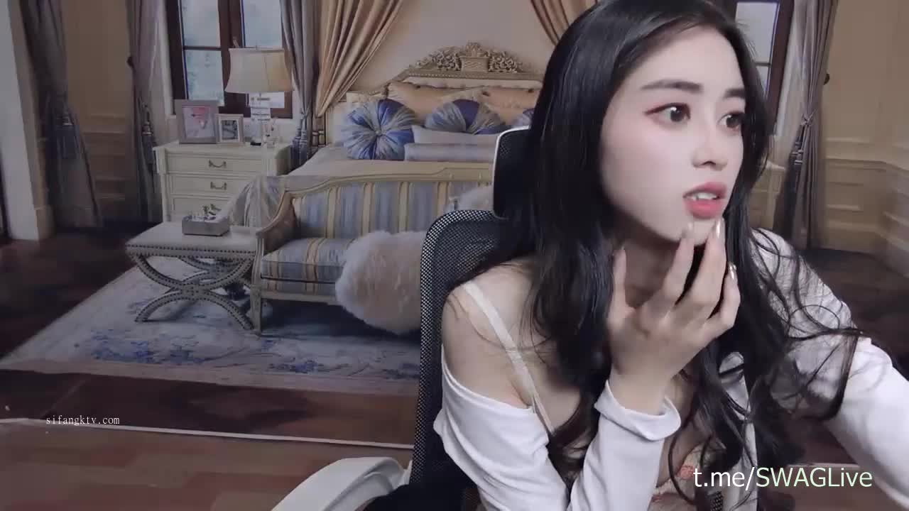 ️九头身美少女~21岁学生妹~【Sb1314520j】大合集~道具自慰~颤抖！~-~强烈推荐，漂亮清纯反差，劲爆！速游VPN跑满千兆只做最快