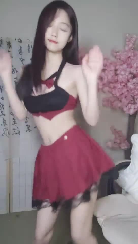 超清纯的18岁合法萝莉！舞蹈校花 #萝莉小羊 尺度升级啦滴蜡，炮击！夹子音简直了，全身粉嫩，治愈洗眼美眉
