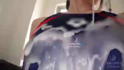 你们的大屁股女孩来了