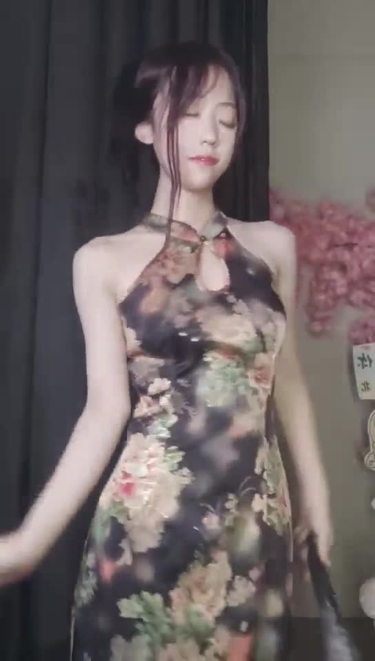 超清纯的18岁合法萝莉！舞蹈校花 #萝莉小羊 尺度升级啦滴蜡，炮击！夹子音简直了，全身粉嫩，治愈洗眼美眉