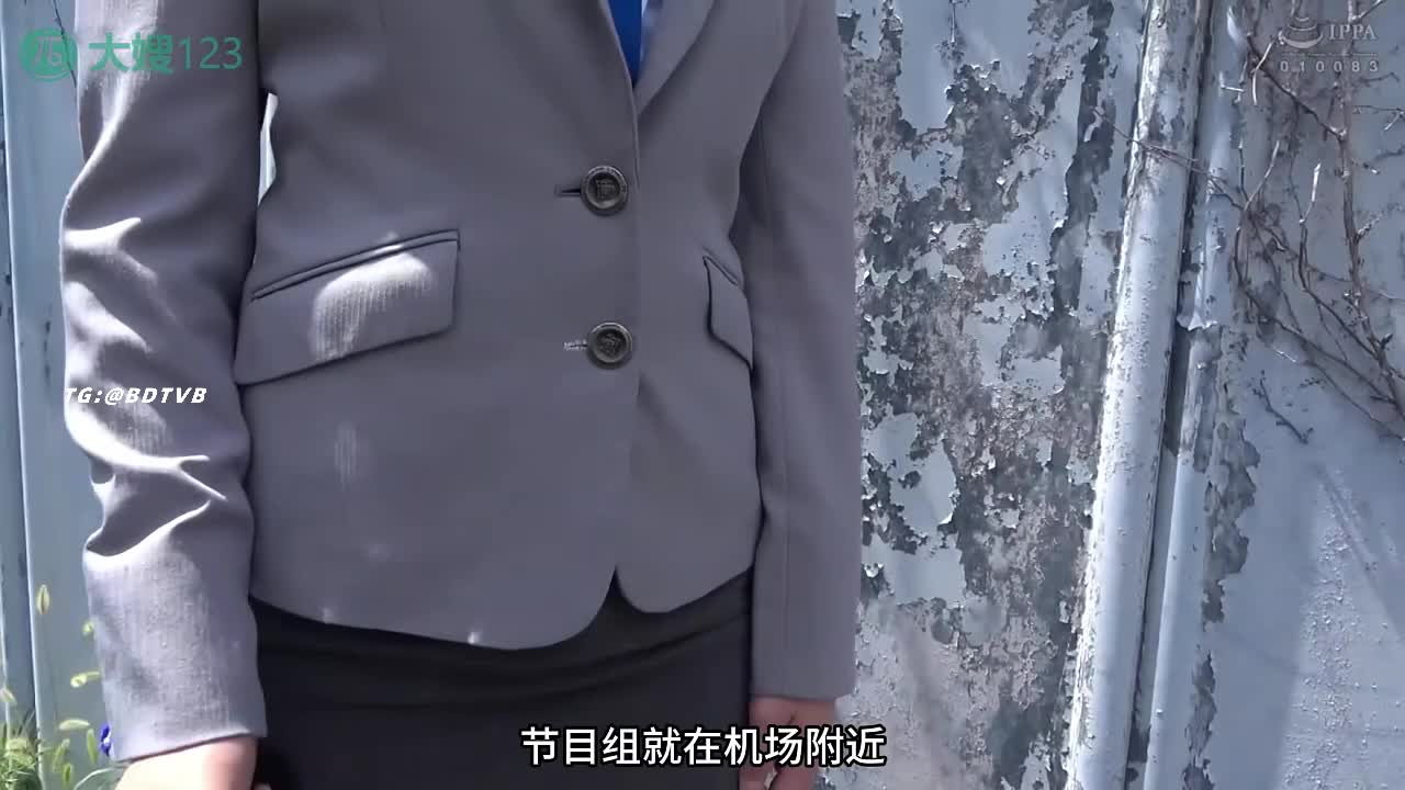 250807L 空姐没啥不得了，花钱其实也能搞！PS：黑丝美腿水不少，只要能爽她不跑！番号：DVDMS-896女优：#优里奈奈 #如月由奈标签：#空姐 #制服 #丝袜 #高跟 #潮喷