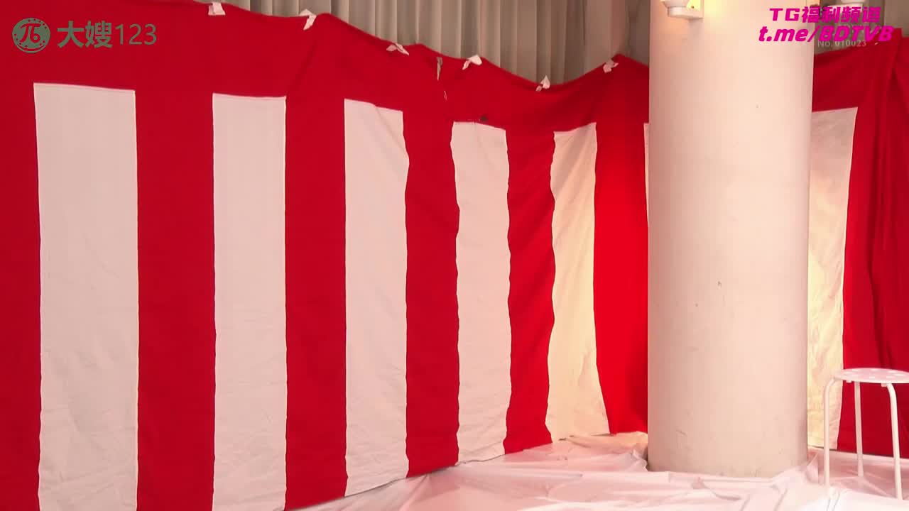 2508019A 情侣交换对战扒衣服，男友面前被操精射入！PS：只怪活动奖太大，相互内射也不怕！番号：SDMU-874女优：#向井蓝 #叶月萌 #爱乃零 #玉木留美标签：#成人综艺 #情侣 #内射 #爆操