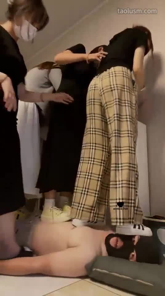 #精神小妹 #女主天地 #直播回放太妹群殴 黄金调教