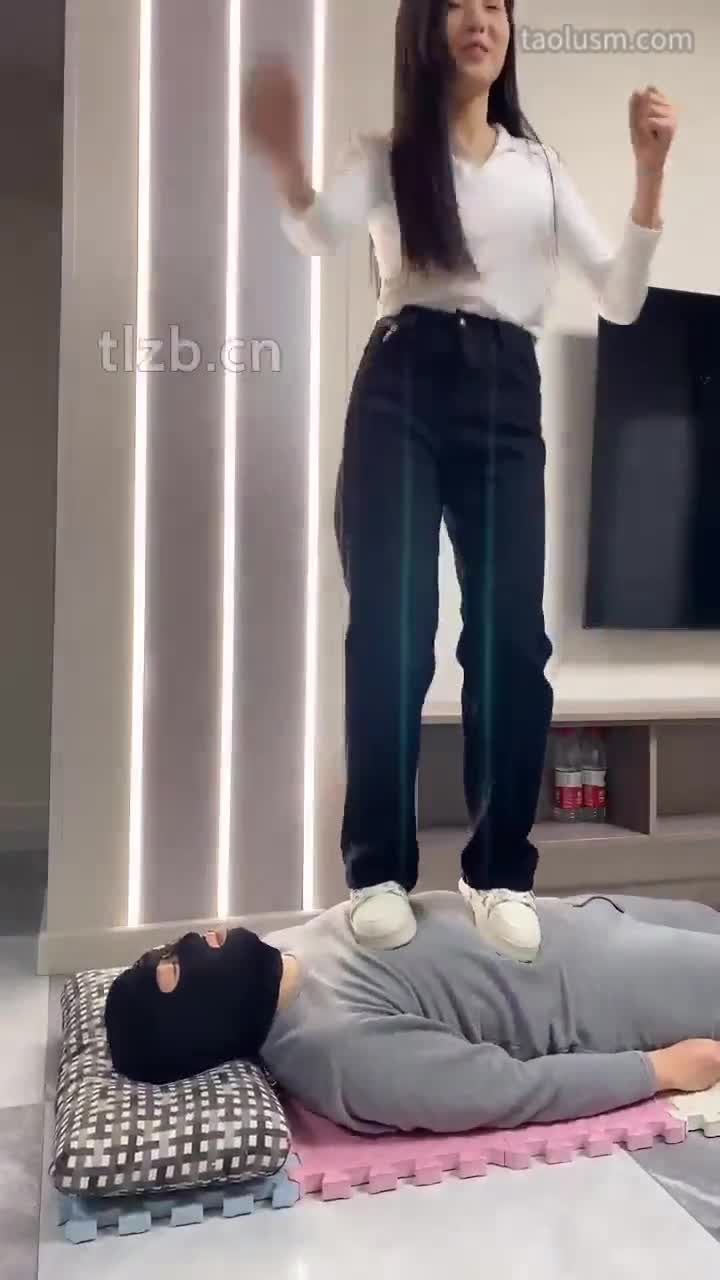 #精神小妹 #女主天地 #直播回放可爱的姐妹练习舞蹈
