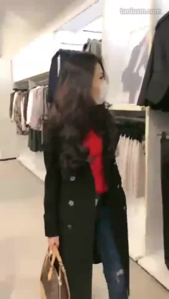 #歌迪丝 #女主天地 #直播回放逛街随调母狗，践踏自尊耳光