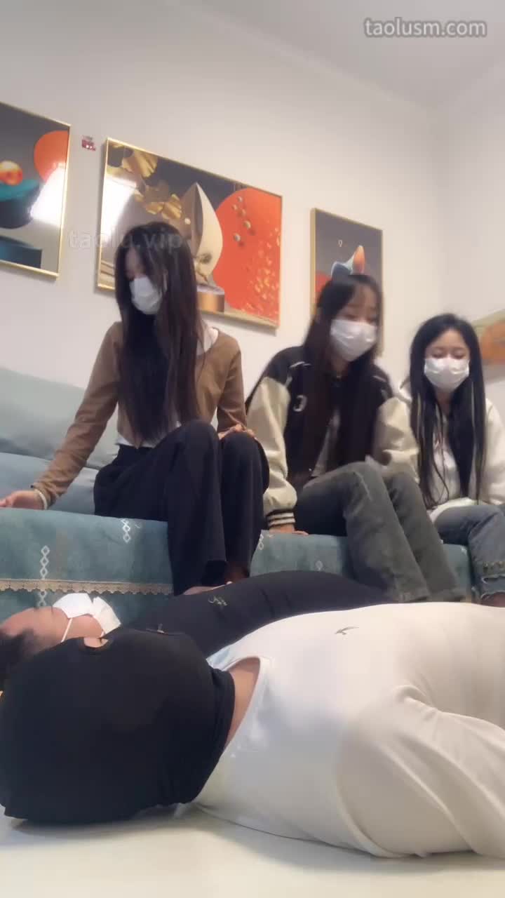 #精神小妹 #女主天地 #直播回放3素人学生主-深夜裸足踩狗