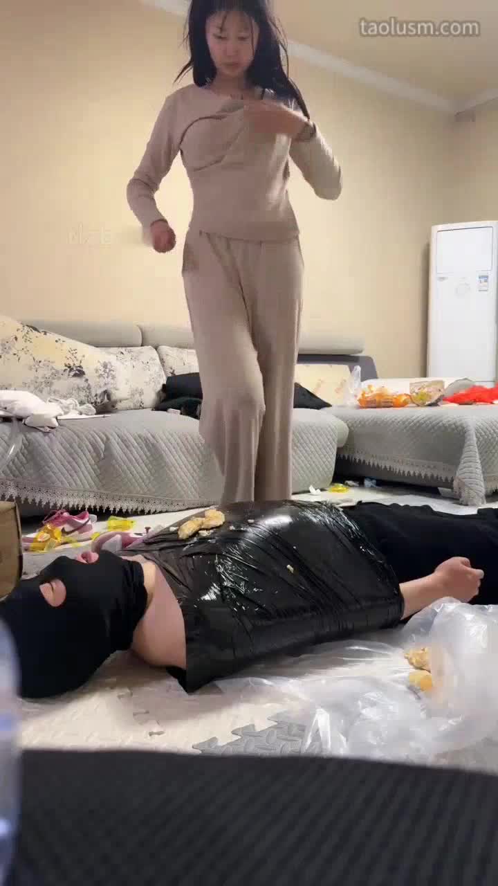 #精神小妹 #女主天地 #直播回放脚踩喂食