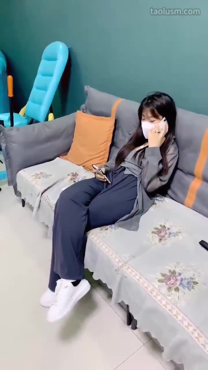 #精神小妹 #女主天地 #直播回放惩罚猥琐的两兄弟