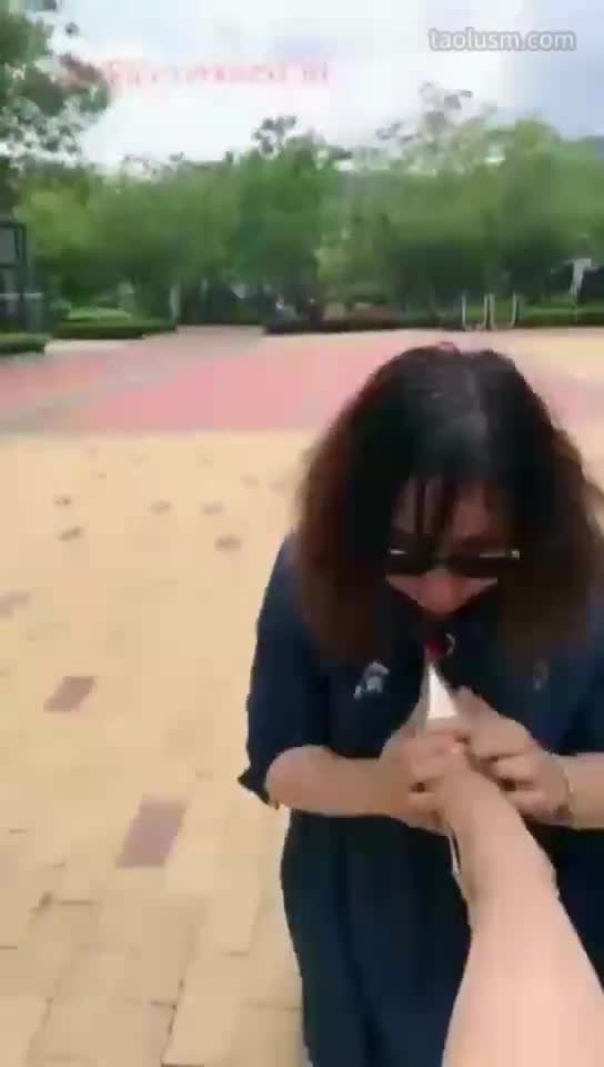 #歌迪丝 #套路直播 #玩物社交小区遛狗好多路人紧张刺激【34分钟】【普清】