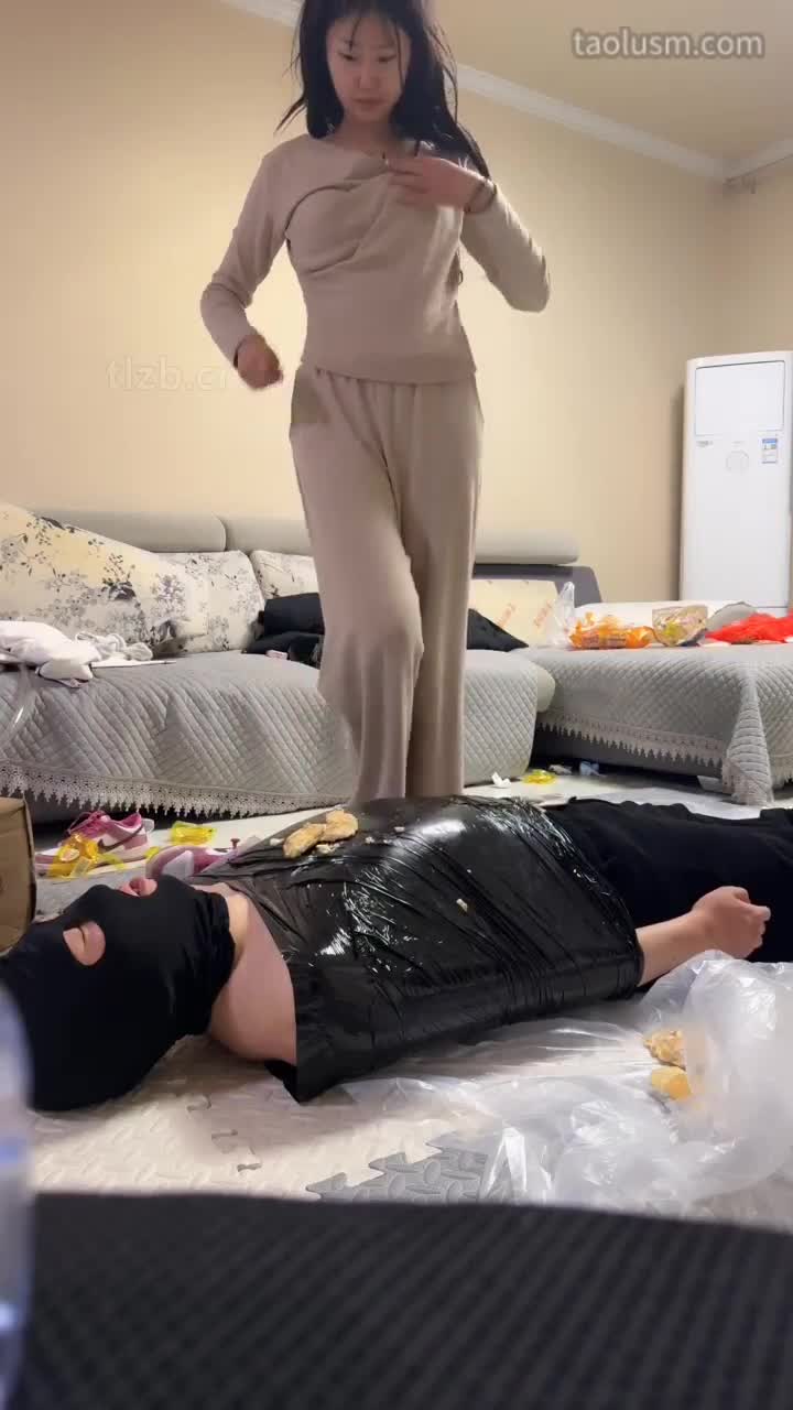 #精神小妹 #女主天地 #直播回放脚踩喂食