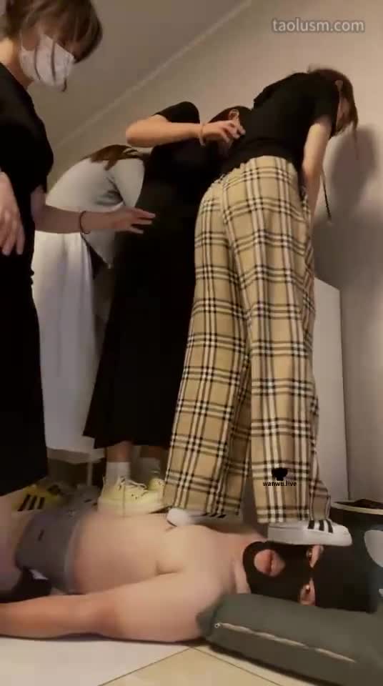 #精神小妹 #女主天地 #直播回放推荐-4S-轮流全体重踩踏