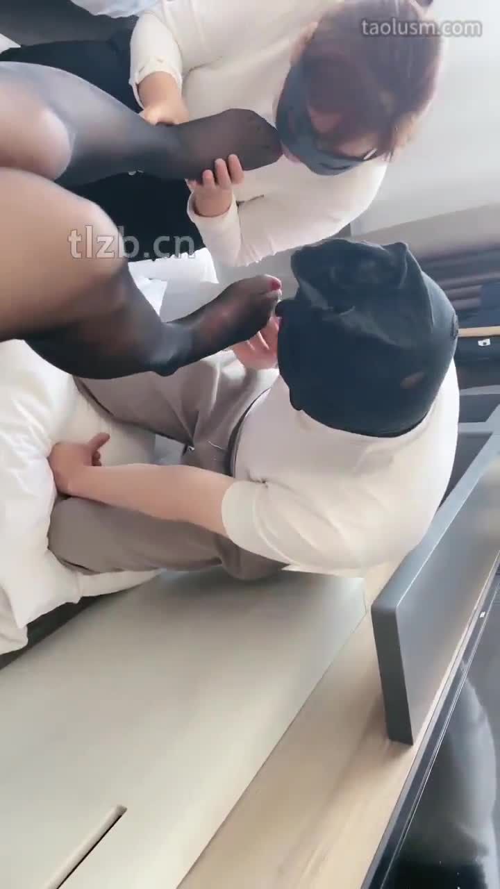 #歌迪丝 #女主天地 #直播回放男奴教新来的女仆 如何伺候主人