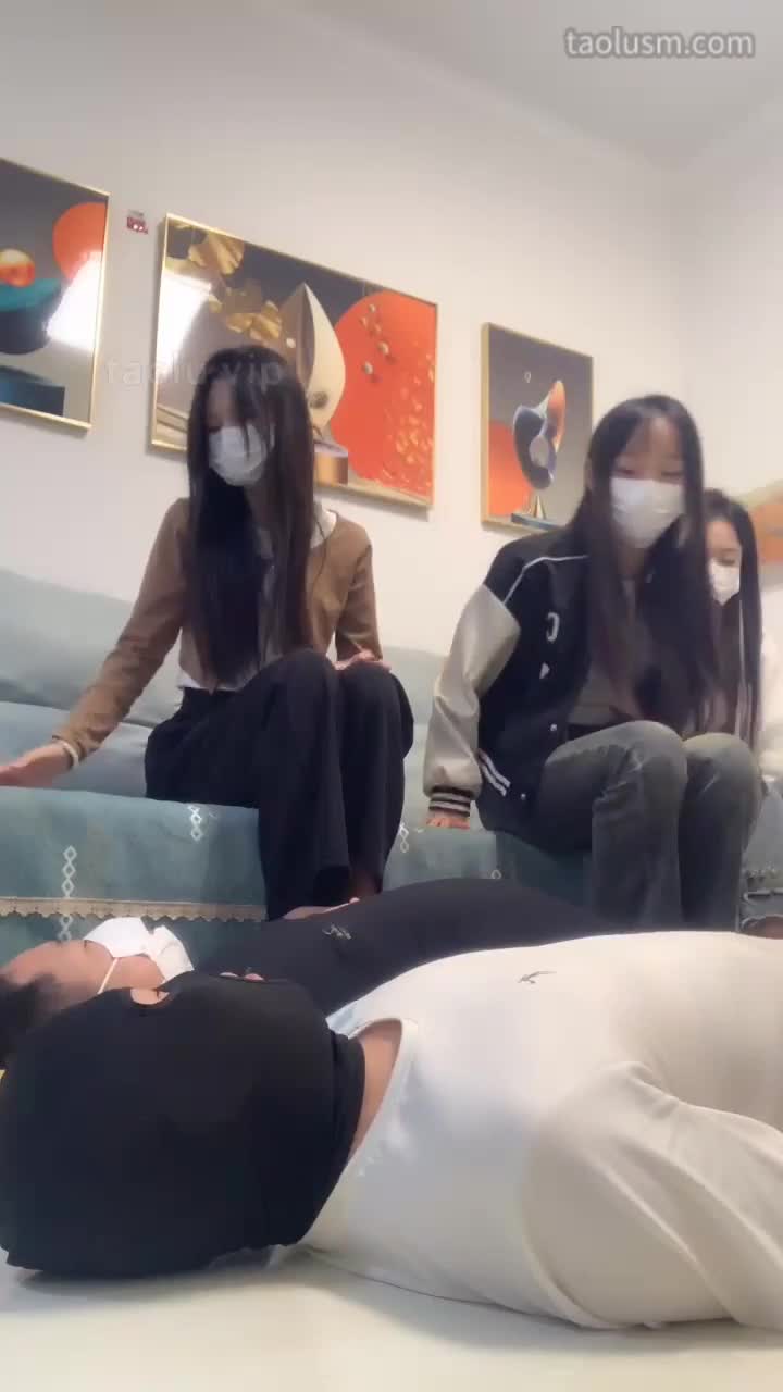 #精神小妹 #女主天地 #直播回放赤脚踩踏